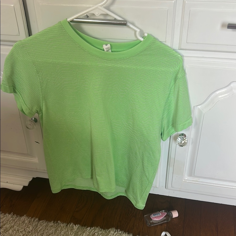 Lululemon Athletica Green Short Sleeve T-Shirt